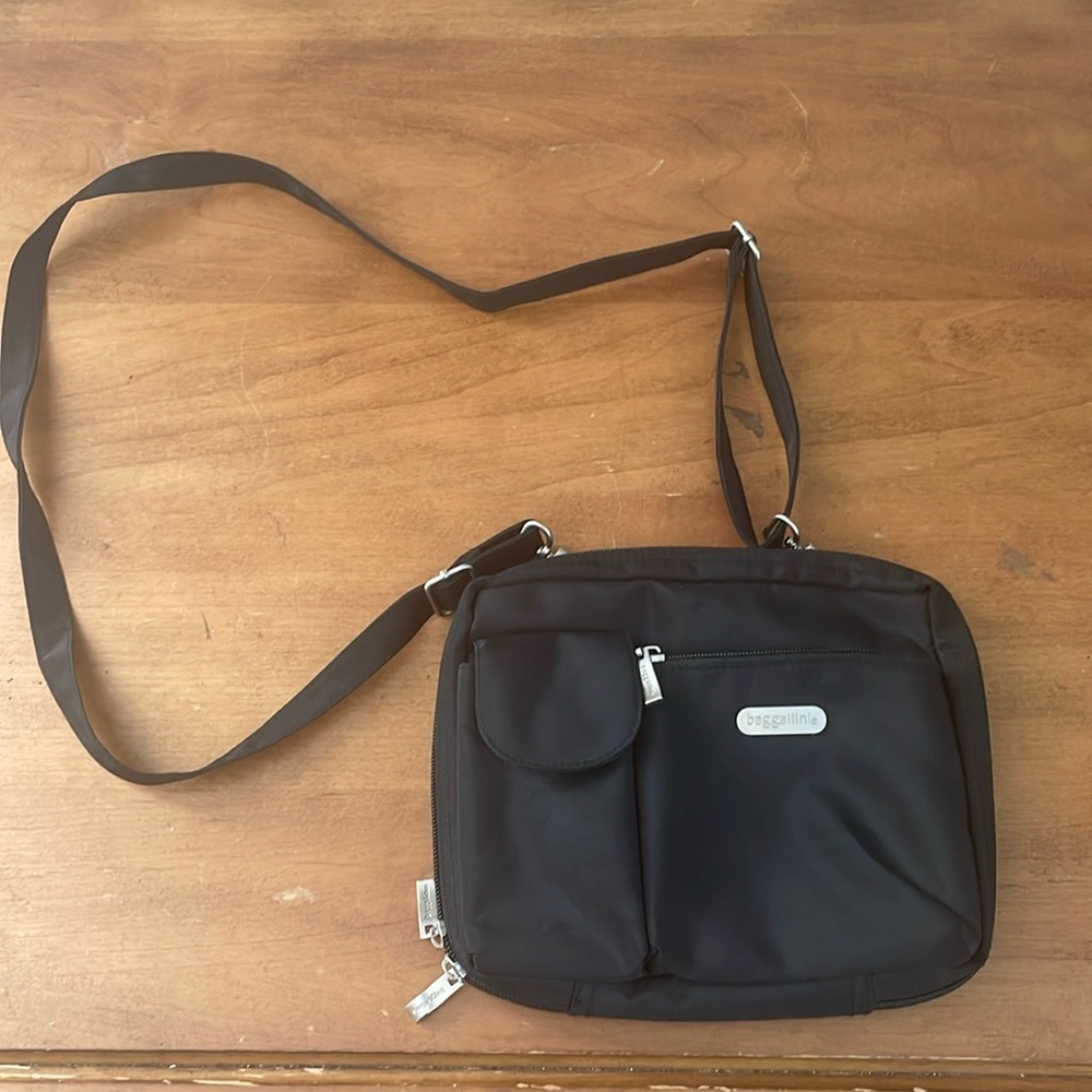 Baggallini Black Crossbody Purse